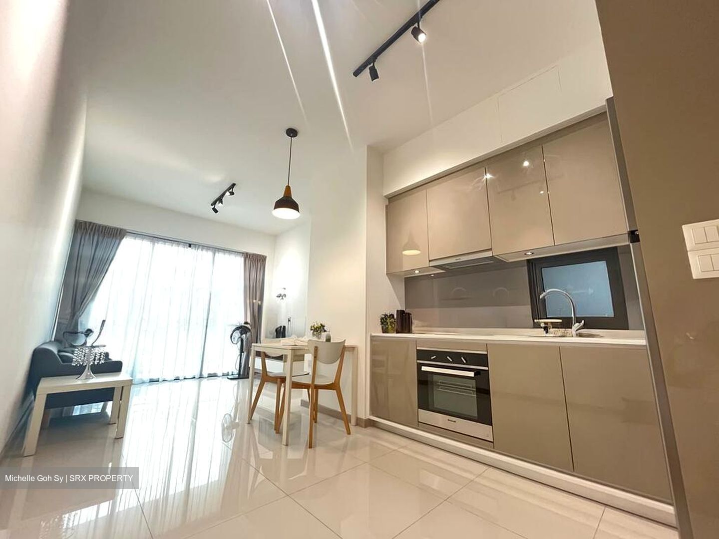 J Gateway (D22), Condominium #501977811